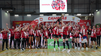 50 Anos depois, Seniores Femininas do Sport Lisboa e Benfica são Campeãs Nacionais