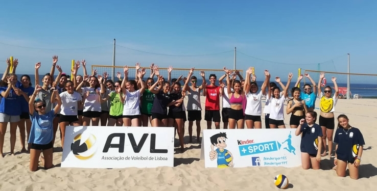 Semana Kinder Beach Voleibol Praia mobilizou dezenas praticantes