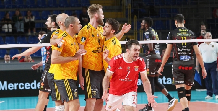 Benfica perde por 3-2 em Itália