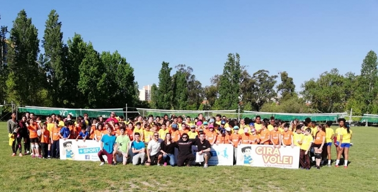 Gira volei alarga com 250 crianças de Olivais e Almada